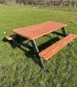 Goedkopepicknicktafels.nl | Zwart Bruine XL Picknicktafel Bruno | Tuintafel 6 Persoons | Bruin Zwart Gespoten Gedroogd Grenen Hout! -Tuinartikelen Winkel 1061x1200