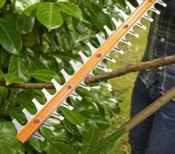 Black & Decker BLACK+DECKER BEHT251-QS Heggenschaar - 450W - 50cm - Gesnoerd 7 Black & Decker BLACK+DECKER BEHT251-QS Heggenschaar - 450W - 50cm - Gesnoerd -Tuinartikelen Winkel 1200x1060 1