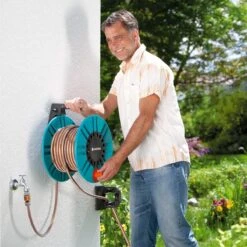 GARDENA - Wandslanghouder 60 Met Slanggeleider - Slanghouder - Maximale Capaciteit 60 Meter 19 GARDENA - Wandslanghouder 60 Met Slanggeleider - Slanghouder - Maximale Capaciteit 60 Meter -Tuinartikelen Winkel 1200x1200 1517