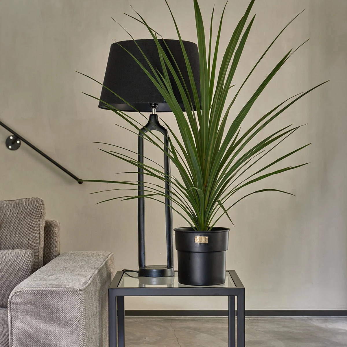 Riviera Maison Bloempot Voor Binnen Zwart - City Loft Flower Pot S 6 Riviera Maison Bloempot Voor Binnen Zwart - City Loft Flower Pot S - Image 6