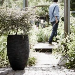 Capi Europe - Vaas Elegant Deluxe Rib NL - 40x60 - Zwart - Voor Binnen En Buiten - KBLR1131 33 Capi Europe - Vaas Elegant Deluxe Rib NL - 40x60 - Zwart - Voor Binnen En Buiten - KBLR1131 -Tuinartikelen Winkel 1200x1200 1945