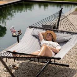 Vita5 Hangmat Met Standaard En Spreidstok – 2 Persoons – Incl. Bekerhouder - Afneembaar Kussen – Uv-bestendig – Lichtgrijs -Tuinartikelen Winkel 1200x1200 715