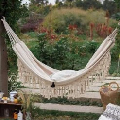 QUVIO Hangmat Voor In De Tuin - Tuinstoelen - Reishangmat Voor Camping, Outdoor En Reizen - Hamock - Katoen Ademend - Maximale Belasting Van 250KG - Lig Oppervlak Van 180 Cm - Geschikt Voor 1 Persoon - Beige 12 QUVIO Hangmat Voor In De Tuin - Tuinstoelen - Reishangmat Voor Camping, Outdoor En Reizen - Hamock - Katoen Ademend - Maximale Belasting Van 250KG - Lig Oppervlak Van 180 Cm - Geschikt Voor 1 Persoon - Beige -Tuinartikelen Winkel 1200x1200 732