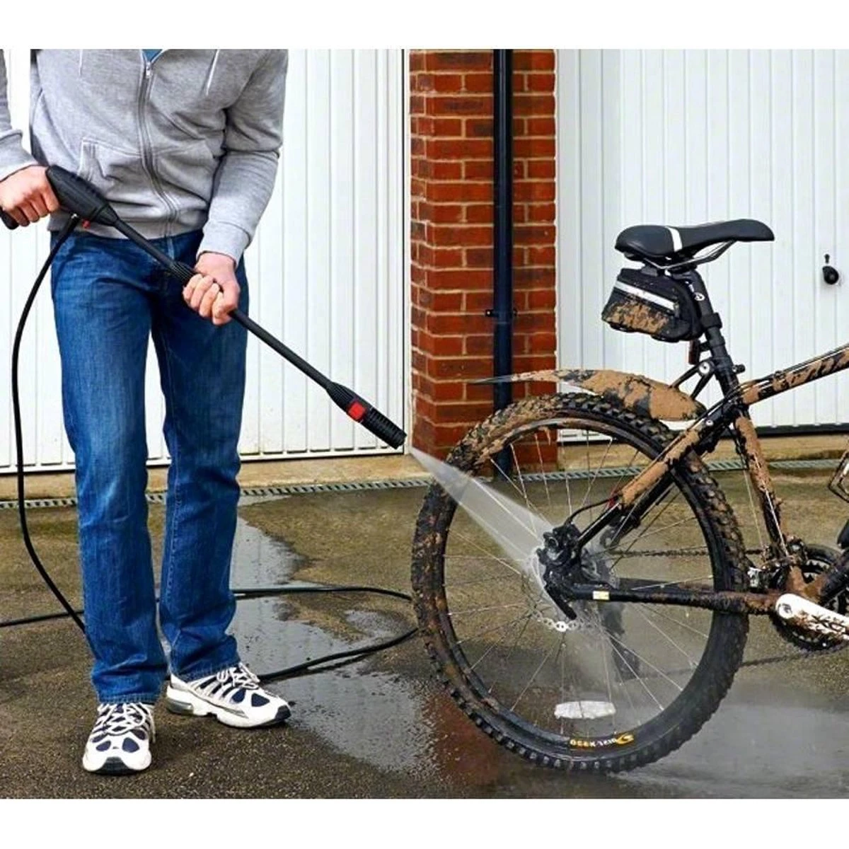 Hofftech 1200 Watt Hogedrukreiniger 100 BAR - Krachtig En Compact 2 Hofftech 1200 Watt Hogedrukreiniger 100 BAR - Krachtig En Compact - Image 2