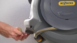 Hozelock AutoReel Slangenhouder / Wandslangbox 20m - Ø12,5mm 29 Hozelock AutoReel Slangenhouder / Wandslangbox 20m - Ø12,5mm -Tuinartikelen Winkel 1200x675 43