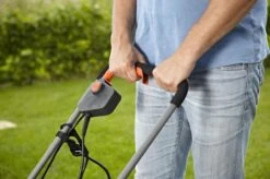 GARDENA - Powermax 32 - Grasmaaier (gemotoriseerd) - Maaibreedte 32 Cm - Gazons Tot 200 M2 18 GARDENA - Powermax 32 - Grasmaaier (gemotoriseerd) - Maaibreedte 32 Cm - Gazons Tot 200 M2 -Tuinartikelen Winkel 1200x799 114