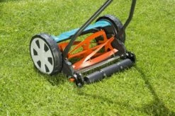 GARDENA Kooimesmaaier 330 Grasmaaier - Maaibreedte 33 Cm - Gazons Tot Ca. 150 M² 16 GARDENA Kooimesmaaier 330 Grasmaaier - Maaibreedte 33 Cm - Gazons Tot Ca. 150 M² -Tuinartikelen Winkel 1200x799 121