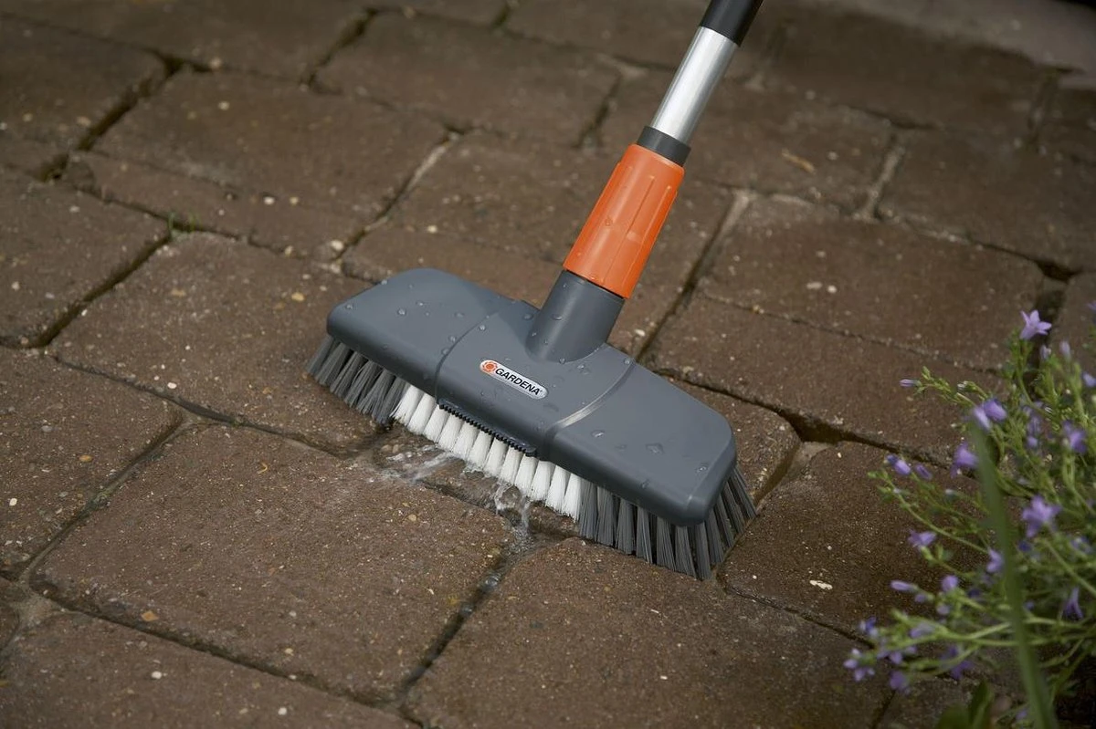 GARDENA Cleansystem Comfort Schrobber - Reinigen Van Paden - Terras - Oprit 4 GARDENA Cleansystem Comfort Schrobber - Reinigen Van Paden - Terras - Oprit - Image 4