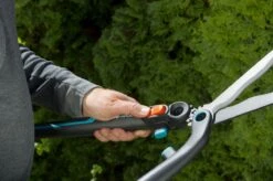 GARDENA - 2 In 1 EnergyCut Heggenschaar - 2.5x Meer Kracht - Totale Lengte 60 Cm -Tuinartikelen Winkel 1200x799 82