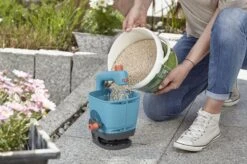 GARDENA - Handstrooier M - Strooikar- 100m2 - 1.8 Liter 17 GARDENA - Handstrooier M - Strooikar- 100m2 - 1.8 Liter -Tuinartikelen Winkel 1200x799 99