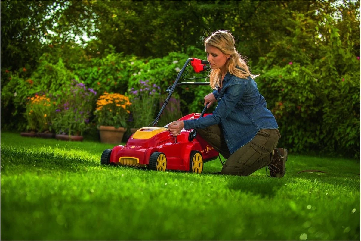 WOLF-Garten A 340 E Elektrische Grasmaaier - 1400 W - 34 Cm Maaibreedte - 30 Liter Opvangbak - Centrale Hoogte-instelling 14 WOLF-Garten A 340 E Elektrische Grasmaaier - 1400 W - 34 Cm Maaibreedte - 30 Liter Opvangbak - Centrale Hoogte-instelling - Image 14