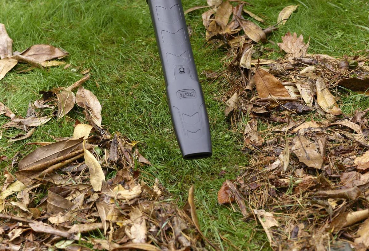 Black & Decker BLACK+DECKER BEBLV301 Bladblazer - Blaas En Zuigfunctie - Rugzak Als Opvangzak 13 Black & Decker BLACK+DECKER BEBLV301 Bladblazer - Blaas En Zuigfunctie - Rugzak Als Opvangzak - Image 13