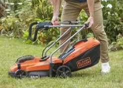 Black & Decker BLACK+DECKER BCMW3318L2-QW Grasmaaier - 18V - 33cm - Incl. 2 Accu's En Lader -Tuinartikelen Winkel 1200x860 1