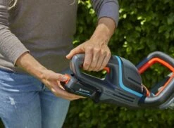 GARDENA - ComfortCut 50/18V-P4A Ready-To-Use Set - Heggenschaar 24 GARDENA - ComfortCut 50/18V-P4A Ready-To-Use Set - Heggenschaar -Tuinartikelen Winkel 1200x885 2