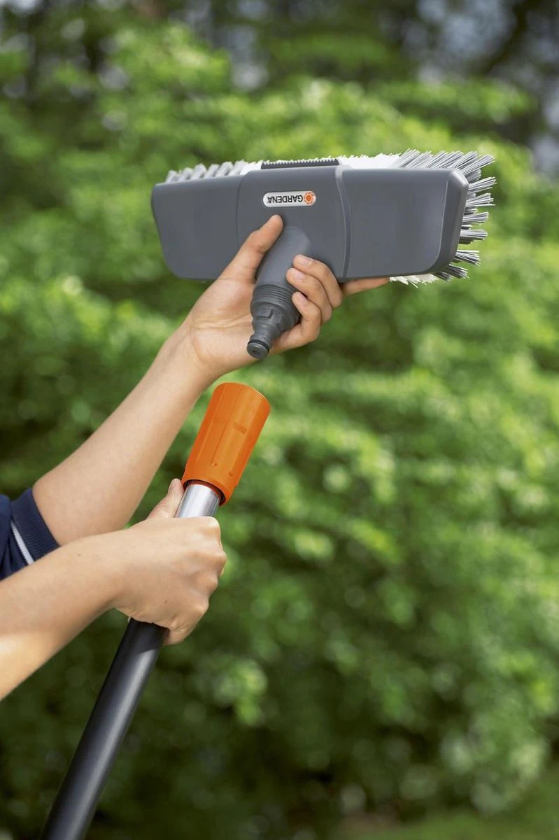 GARDENA Cleansystem Comfort Schrobber - Reinigen Van Paden - Terras - Oprit 2 GARDENA Cleansystem Comfort Schrobber - Reinigen Van Paden - Terras - Oprit - Image 2