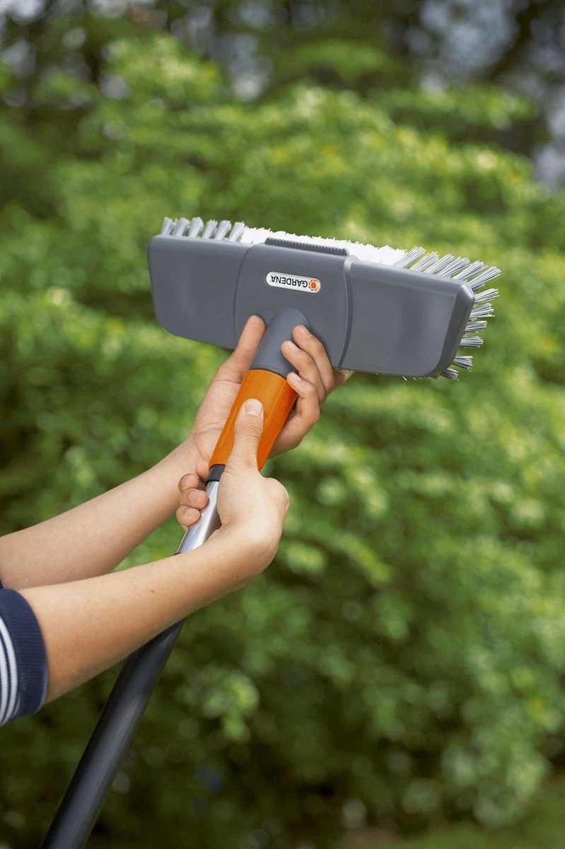 GARDENA Cleansystem Comfort Schrobber - Reinigen Van Paden - Terras - Oprit 3 GARDENA Cleansystem Comfort Schrobber - Reinigen Van Paden - Terras - Oprit - Image 3