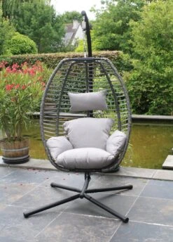Lowander Egg Hangstoel Cocoon - Voor Binnen & Buiten - Met Standaard - Incl. Kussens -Tuinartikelen Winkel 862x1200